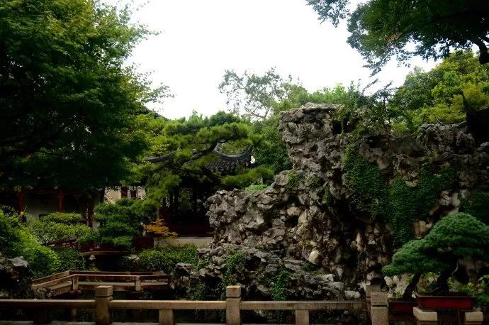 怪异的奇石,怪异奇石风景图片