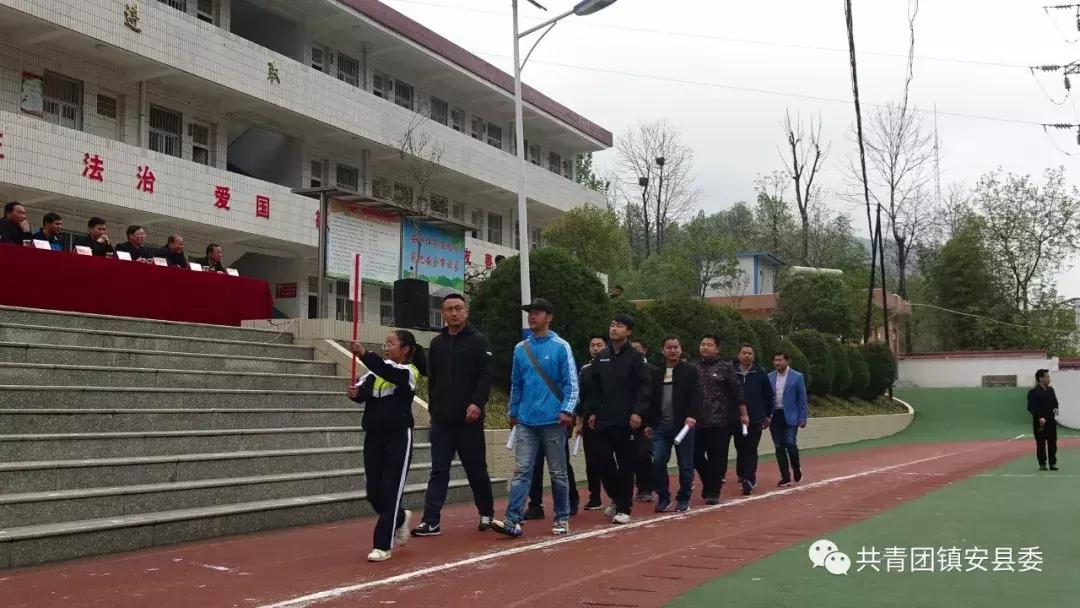 绿茵足球点亮梦想,绿茵点亮梦想足球场上现风采