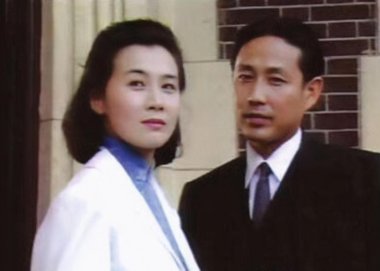 围城苏文纨结局,围城苏文纨谁演的