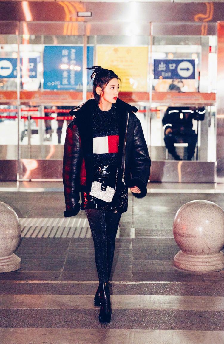 戚薇李承铉黄色衣服 (李承铉戚薇黄色衣服)