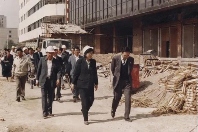 燕莎蓝岛赛特长安,燕莎与赛特