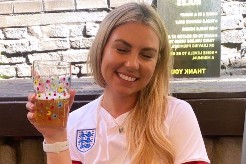 英国女记者到中国,英国女足球记者