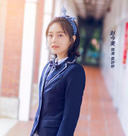 《流浪地球》中的朵朵,长得比关晓彤还美,网友:这孩子必火!