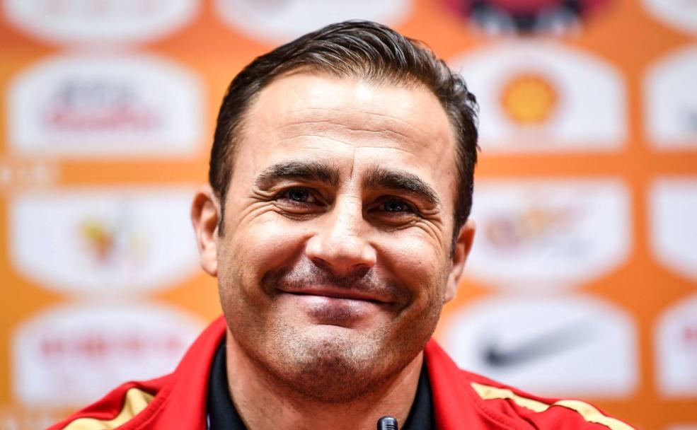 卡纳瓦罗和多纳多尼拥抱,卡纳瓦罗中超完整视频