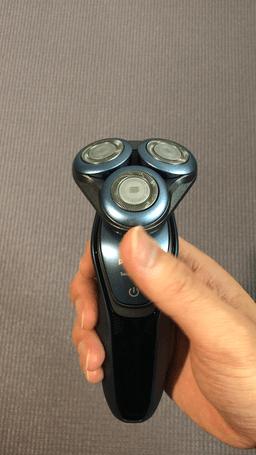 飞利浦剃须刀s1108和s1203哪个好,飞利浦剃须刀推荐和评测入门款