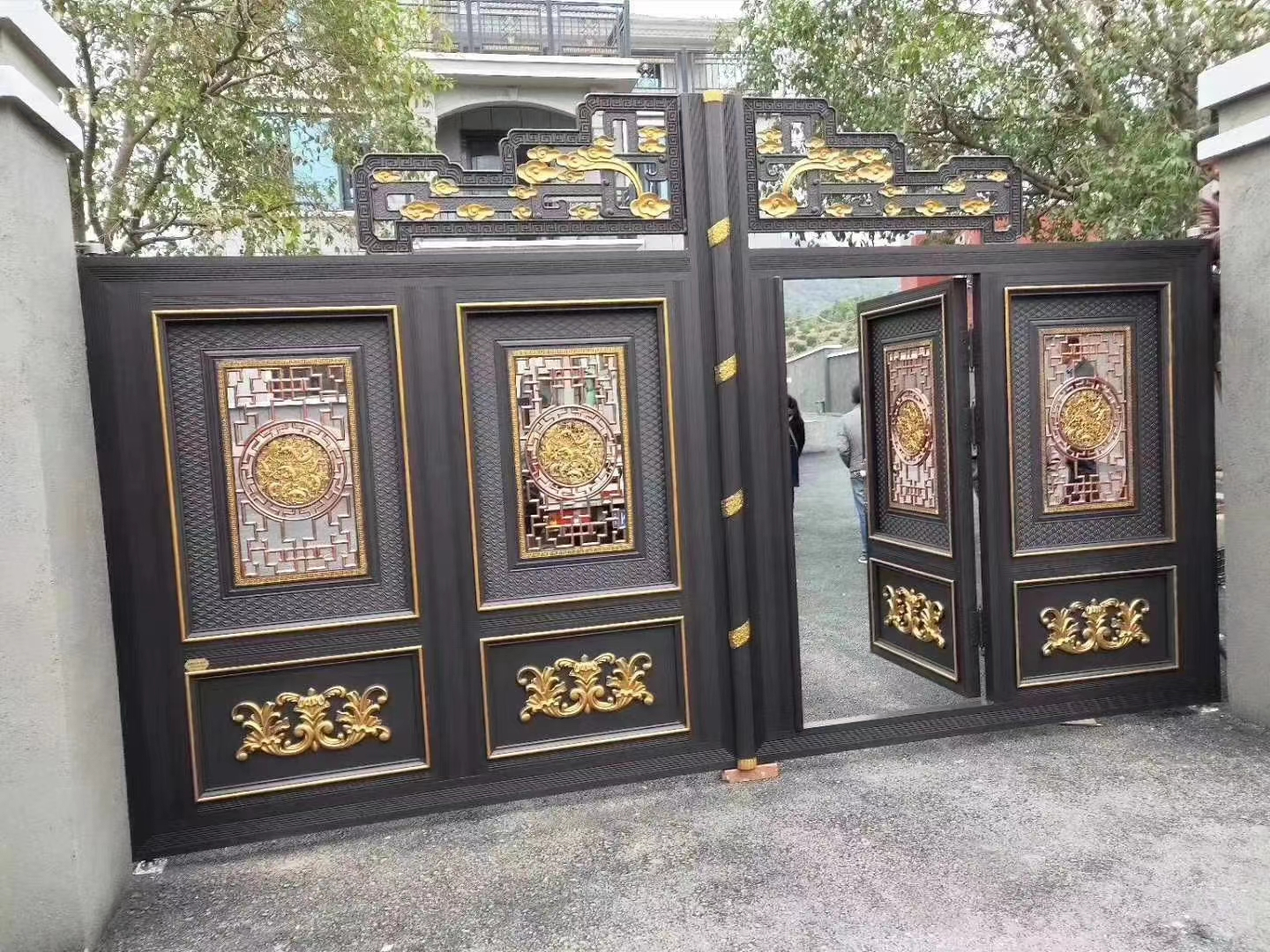 双开铝艺大门安装,双开铝艺大门