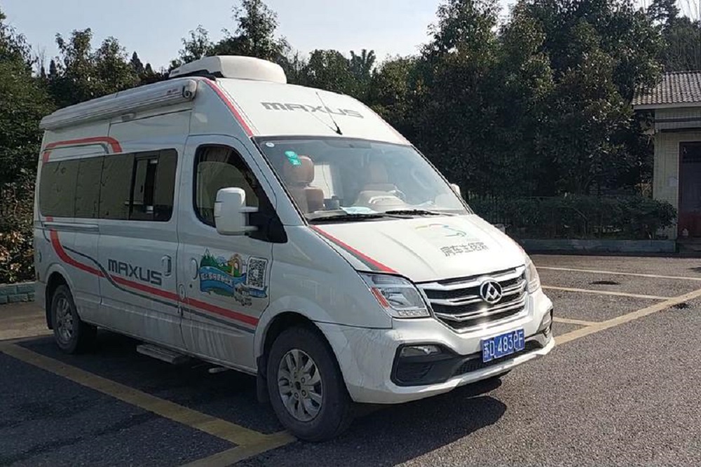 大通2.5t柴油c型房车动力,上汽大通v80柴油13.98万房车