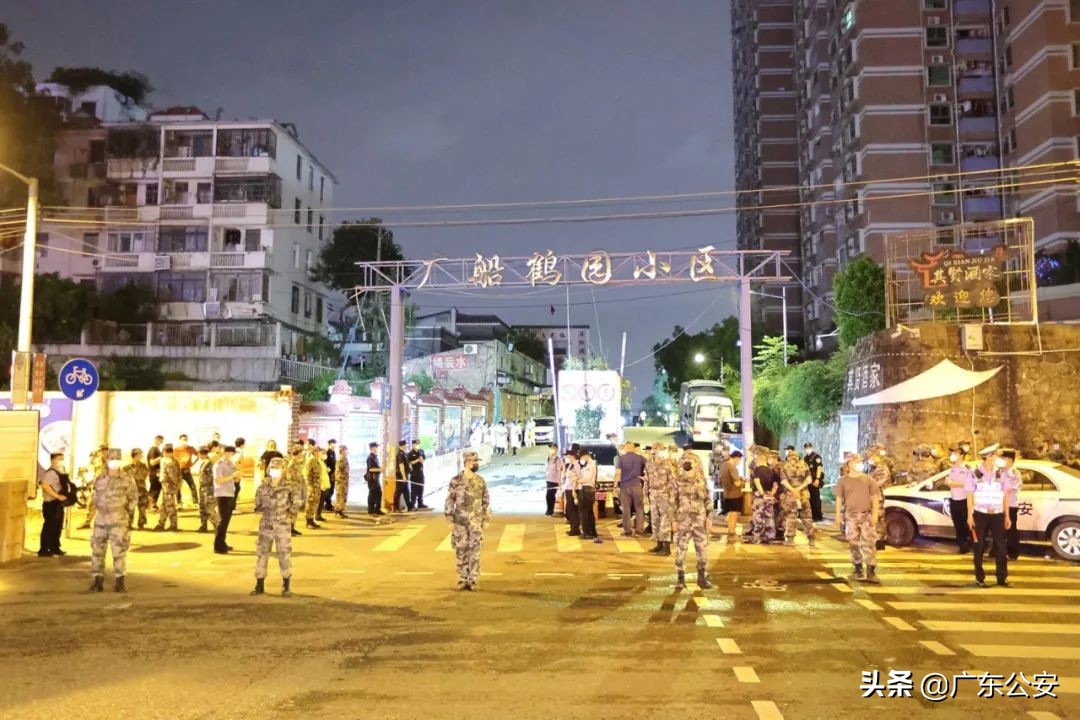 抗疫一线工作者冒着大雪坚守一线,致敬高温下的抗疫战