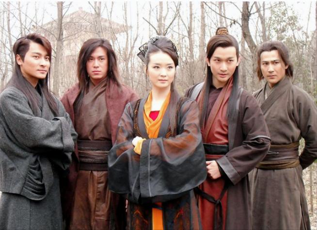 古龙成名深度解析,古龙沉迷酒色