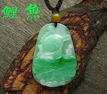 翡翠蝙蝠挂件寓意,翡翠挂件荷花的图案寓意