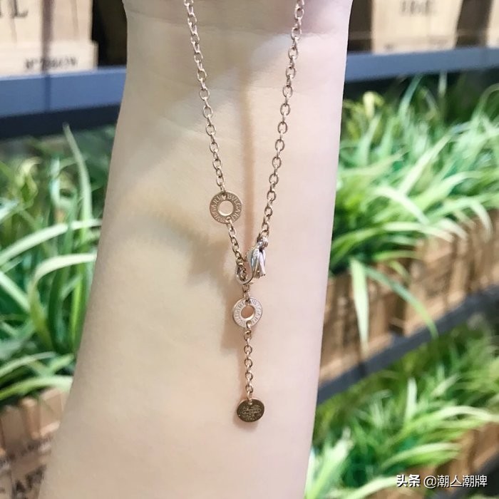 你又是最亮的星Bclgari10周年限量版小红人项链双面都可佩戴