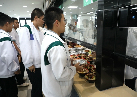 三“心”构筑食堂济南实验高级中学,济钢高中兴隆校区喊你吃饭啦