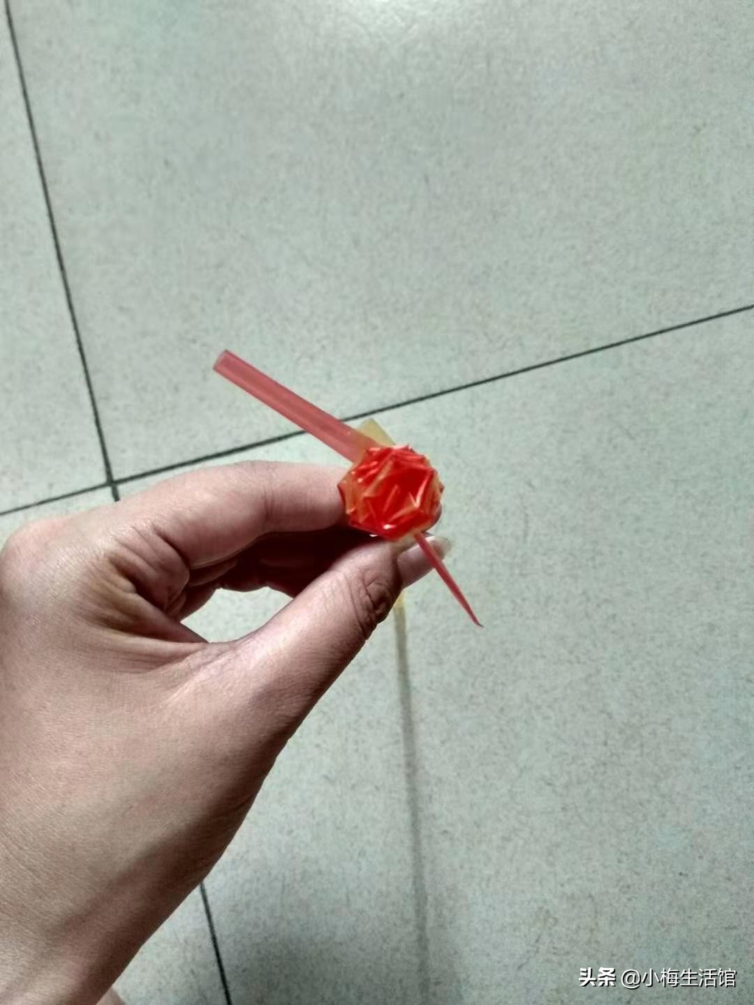 用卫生纸折玫瑰花慢教程,最简单大玫瑰花折法2步