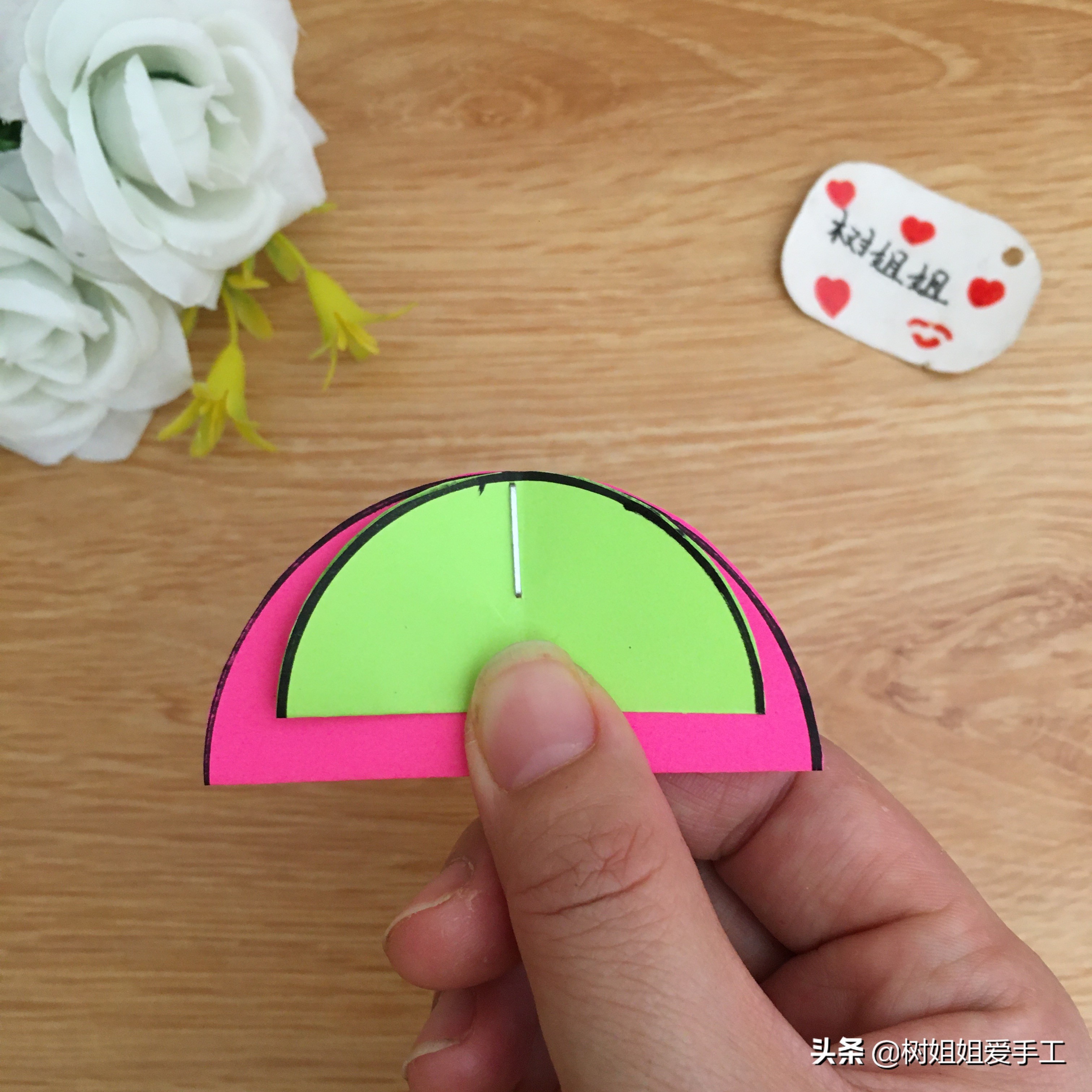 蝴蝶折纸怎样折才好看又简单,怎么做蝴蝶折纸送给喜欢的人