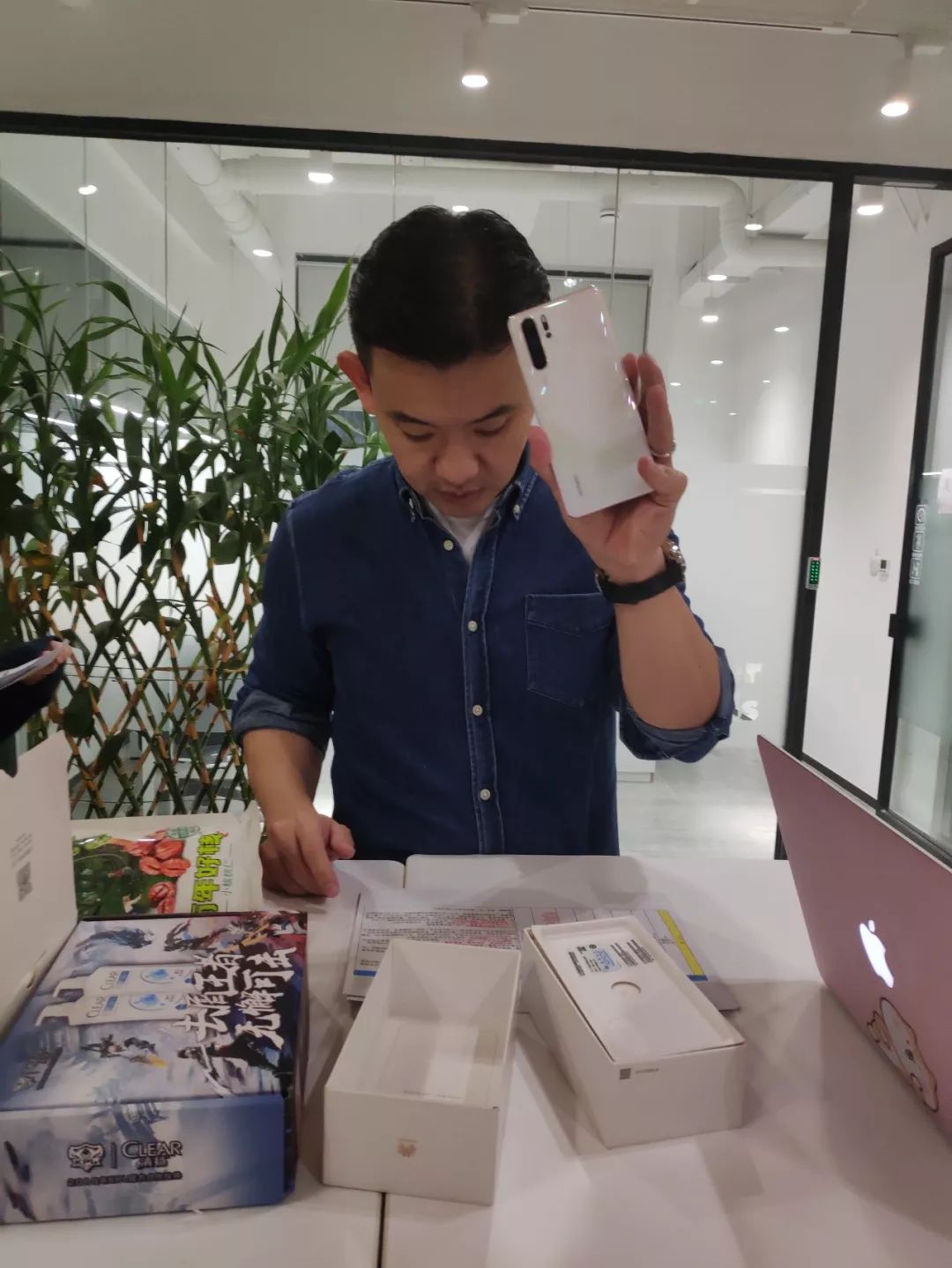 直播李响,记者采访李响