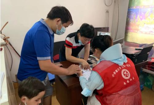 民族团结一家亲小学四年级作文,民族团结一家亲小学二年级