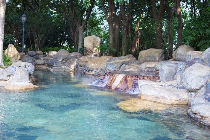 昆明弥勒温泉推荐,弥勒湖泉温泉五一