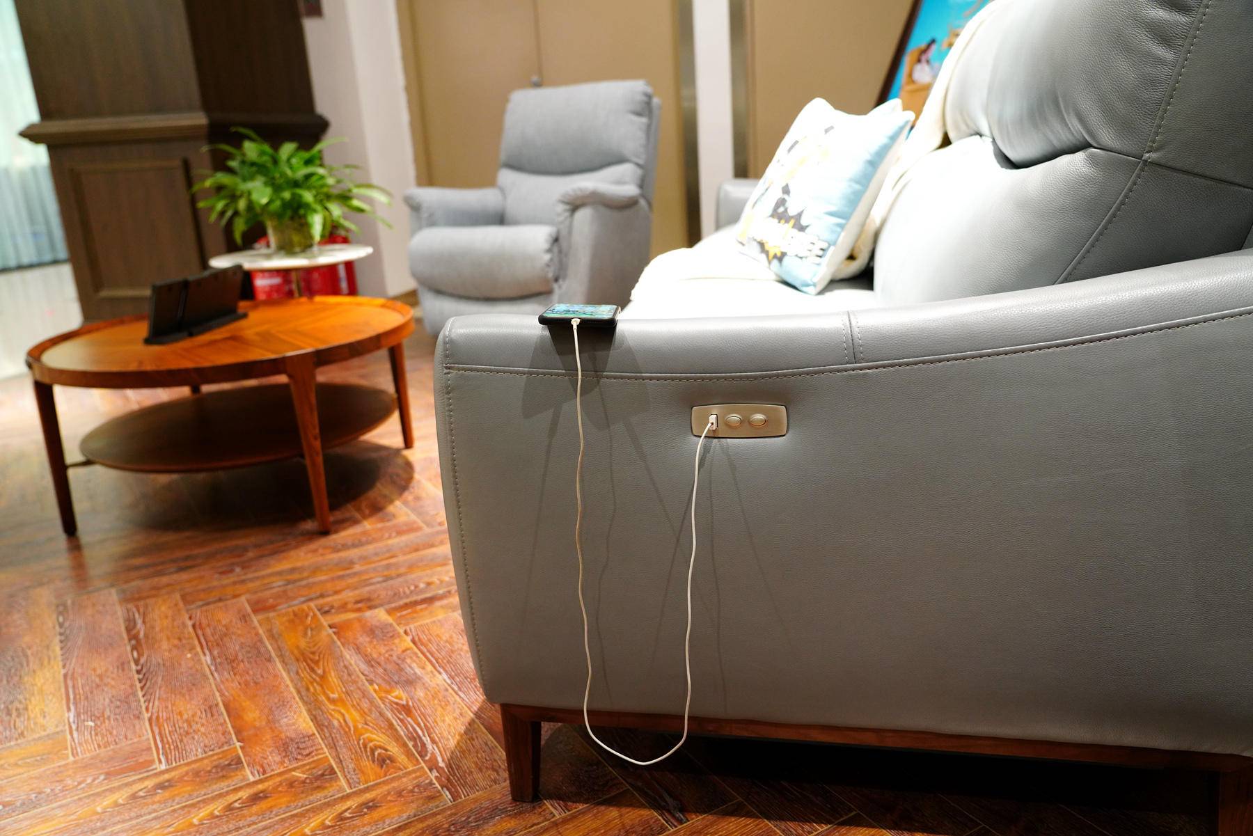 乐至宝沙发和芝华仕哪个档次高,乐至宝和芝华仕一万多沙发哪个好