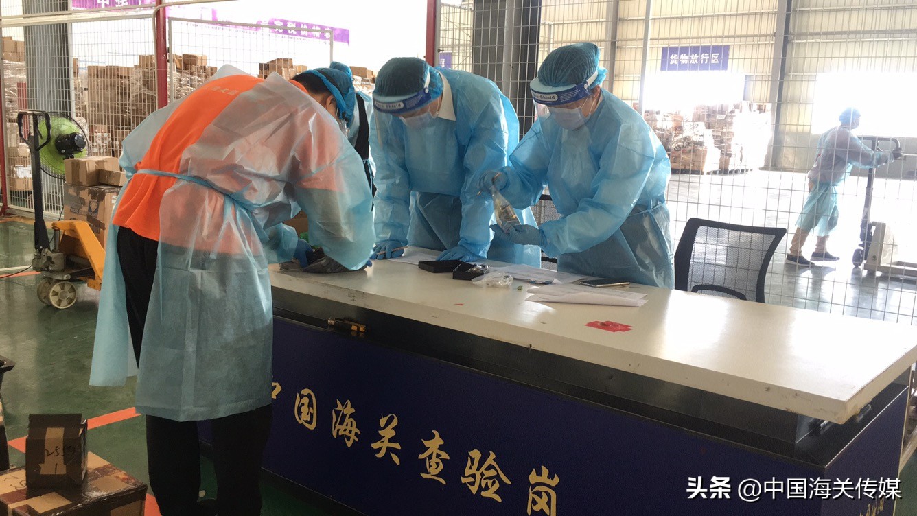 海关拆包裹要告诉当事人吗,海关如何处理国外快递回来的快递