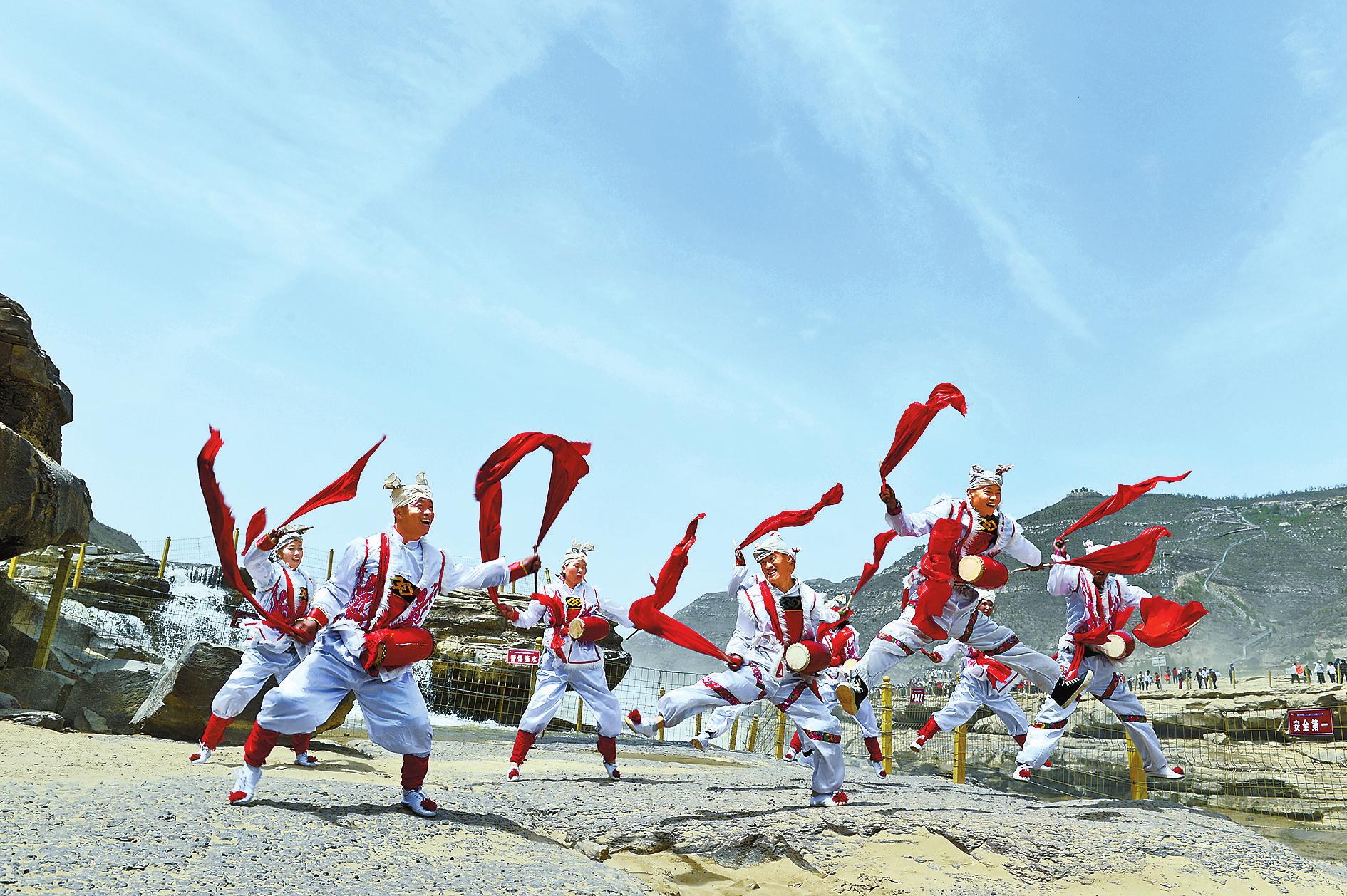 黄土高坡上的安塞腰鼓表演,黄土高坡上的腰鼓舞