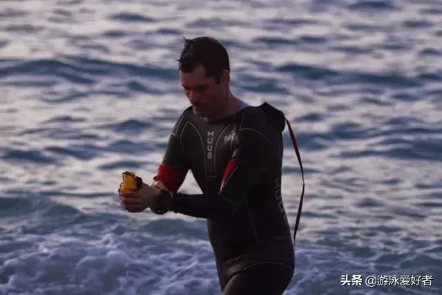 9个动作帮你打造迷人鲨鱼肌,100个游泳小技巧