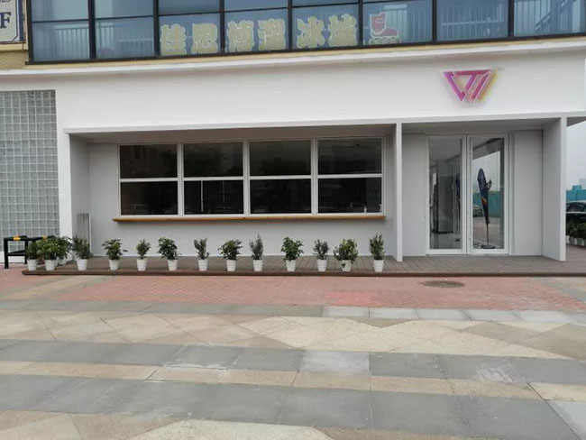 定位8090后车主,装修200万,未开业就吸引同行打卡,这家店有啥魔力