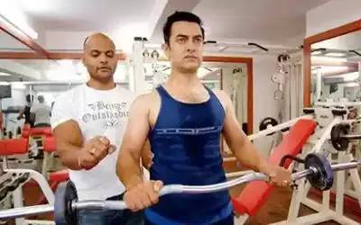 阿米尔汗：年龄成谜，身材无敌，一个用电影改变国家的肌肉硬汉