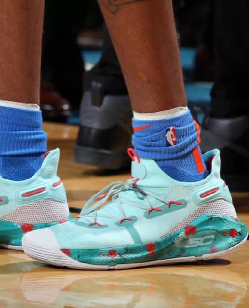 塔图姆和拉塞尔同框官方视频,nba球员上脚利拉德8