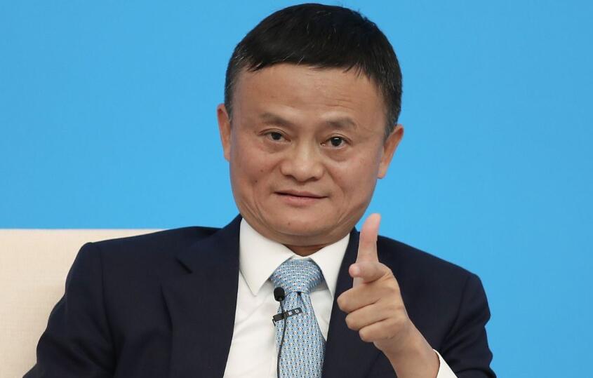 马云的成功不是偶然，看看他是如何从18个人，发展成商业帝国的