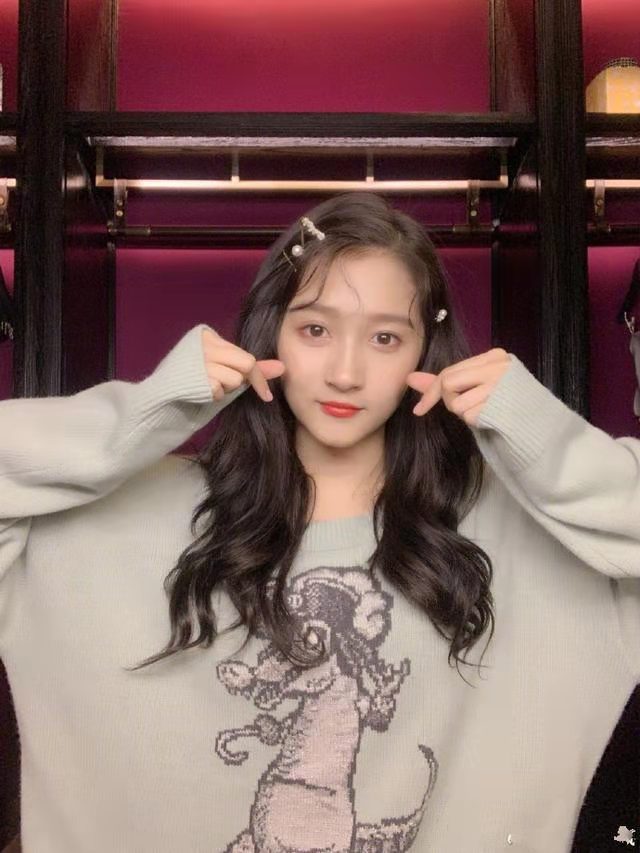 戚薇同款发型羊毛卷怎么扎,戚薇同款碎波波发型怎么扎