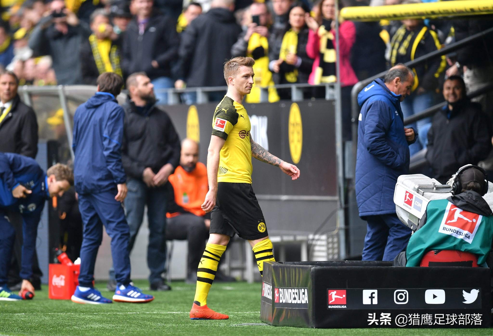 一场2比4让昔日劲旅获保级关键3分，德甲七连霸球队呼之欲出