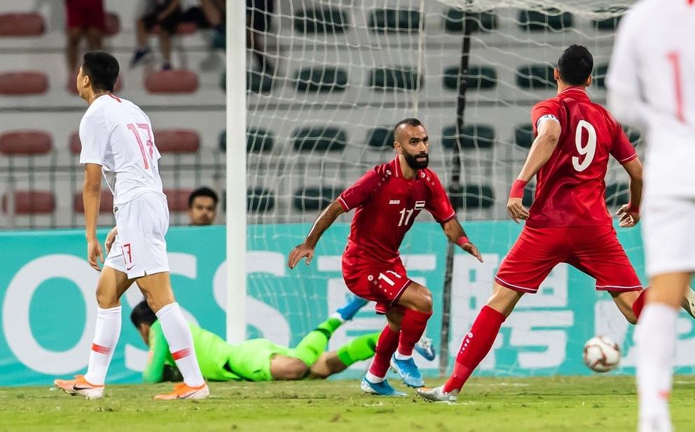 始于恶意犯规、终于奖杯迟到，2019赛季中超从头“闹”到尾