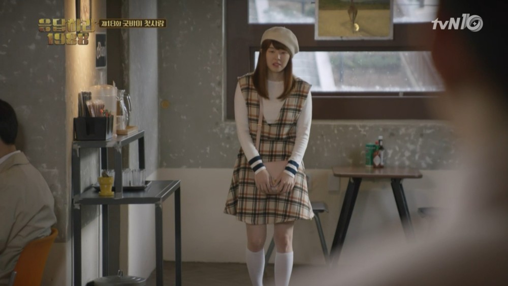 请回答1988德善所穿什么颜色毛衣,请回答1988德善所穿什么毛衣