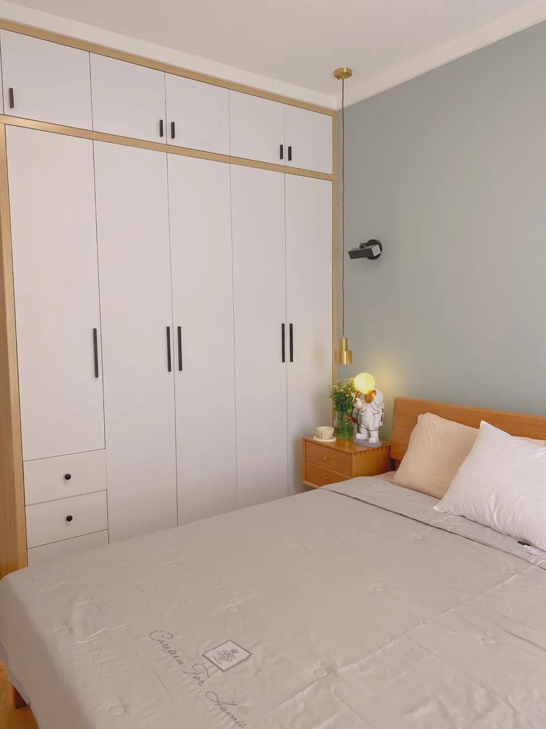 又一独居女孩爆红！买下60m²二手房，仅花4.5W装成全能“大胃王”