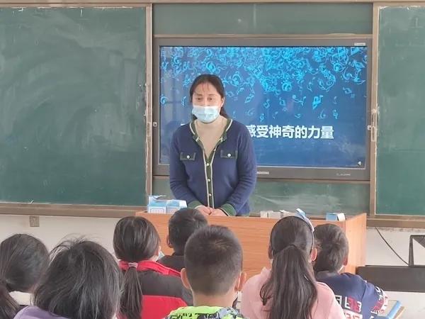 开封团委爱心帮扶贫困儿童,城乡学校结对帮扶捐赠仪式