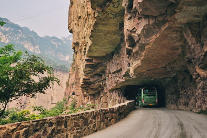 小游万仙山体验郭亮绝壁长廊,万仙山郭亮村景区瀑布介绍