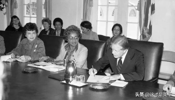 三八节，“美国军网”评选出7个最牛女军人