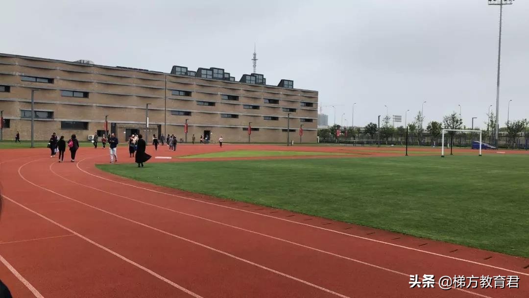 复附是“大伯”，学生保送复旦大学，它如何成为全区第一