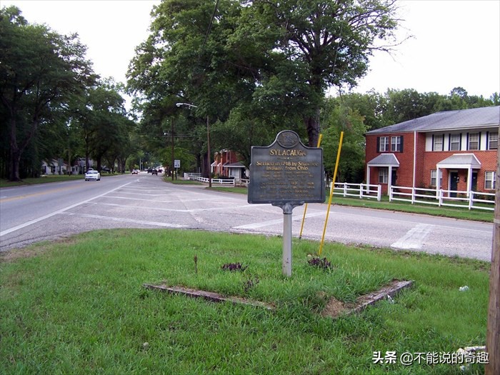 被陨石砸过来然后回去了,陨石坠落后发生了什么