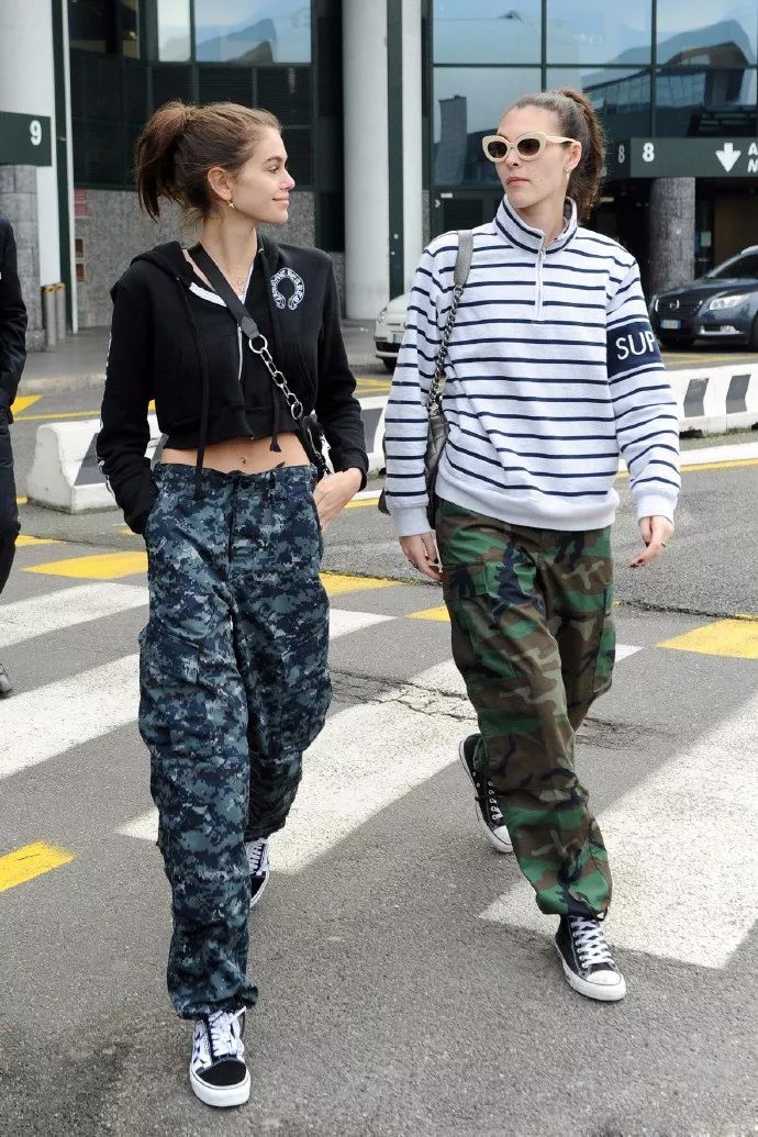 衣柜里总要有一条工装裤,衣柜里只有一条裤子