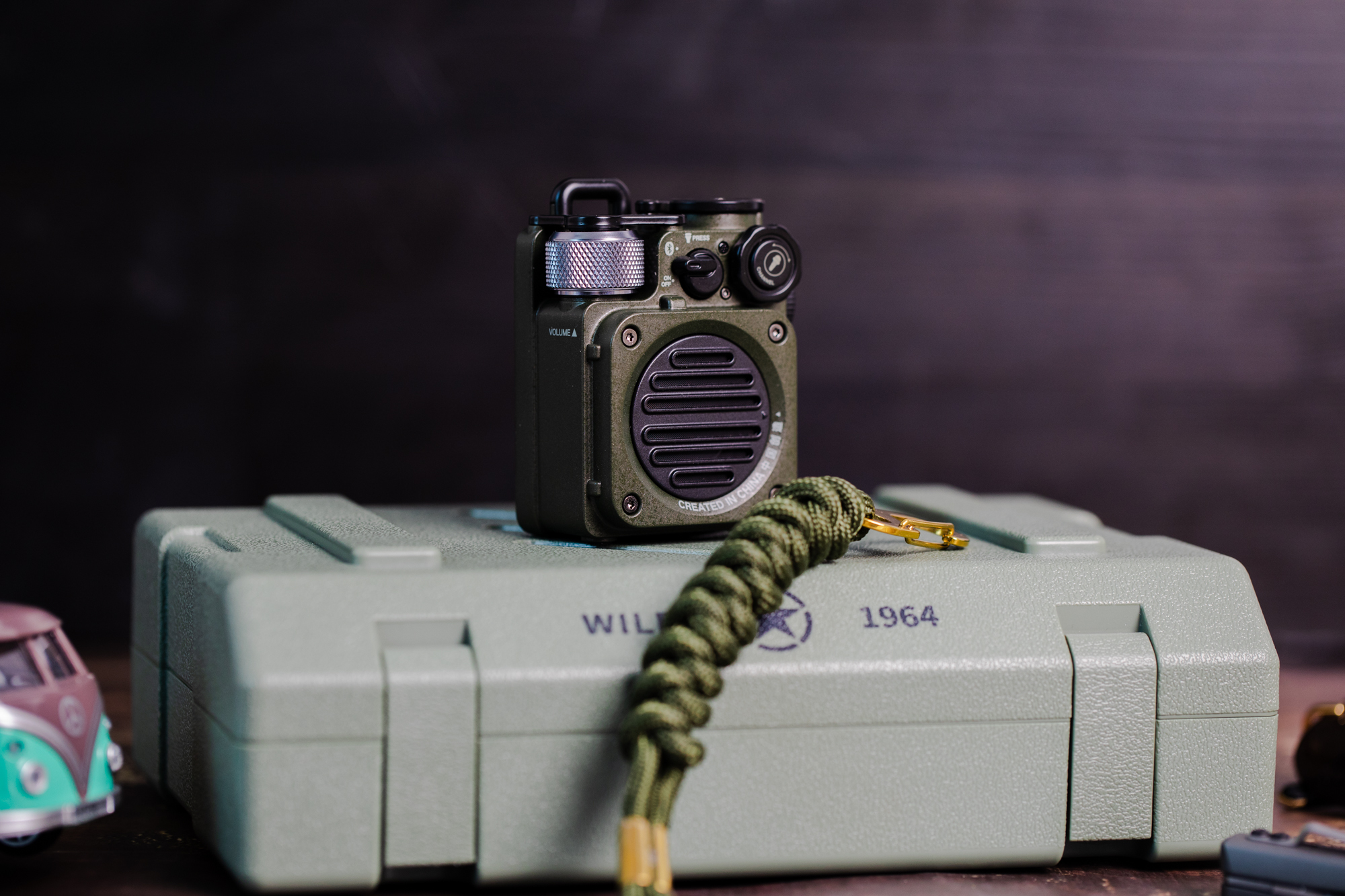 猫王音箱都是“硬菜”！全金属机身半斤重，带它跳广场舞得多带劲