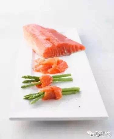 寿司用芥末好吃还是刺身用的芥末,三文鱼刺身除了芥末还有什么