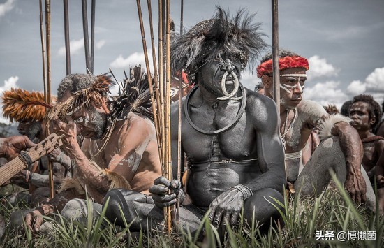 残忍野蛮的非洲割礼，伤害了1亿女性，在别的国家却受到人们欢迎