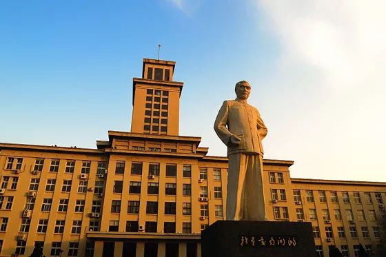 毕业起薪高的行业,毕业薪资万元起步