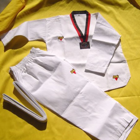 跆拳道穿黑色衣服代表什么,跆拳道为什么要统一衣服