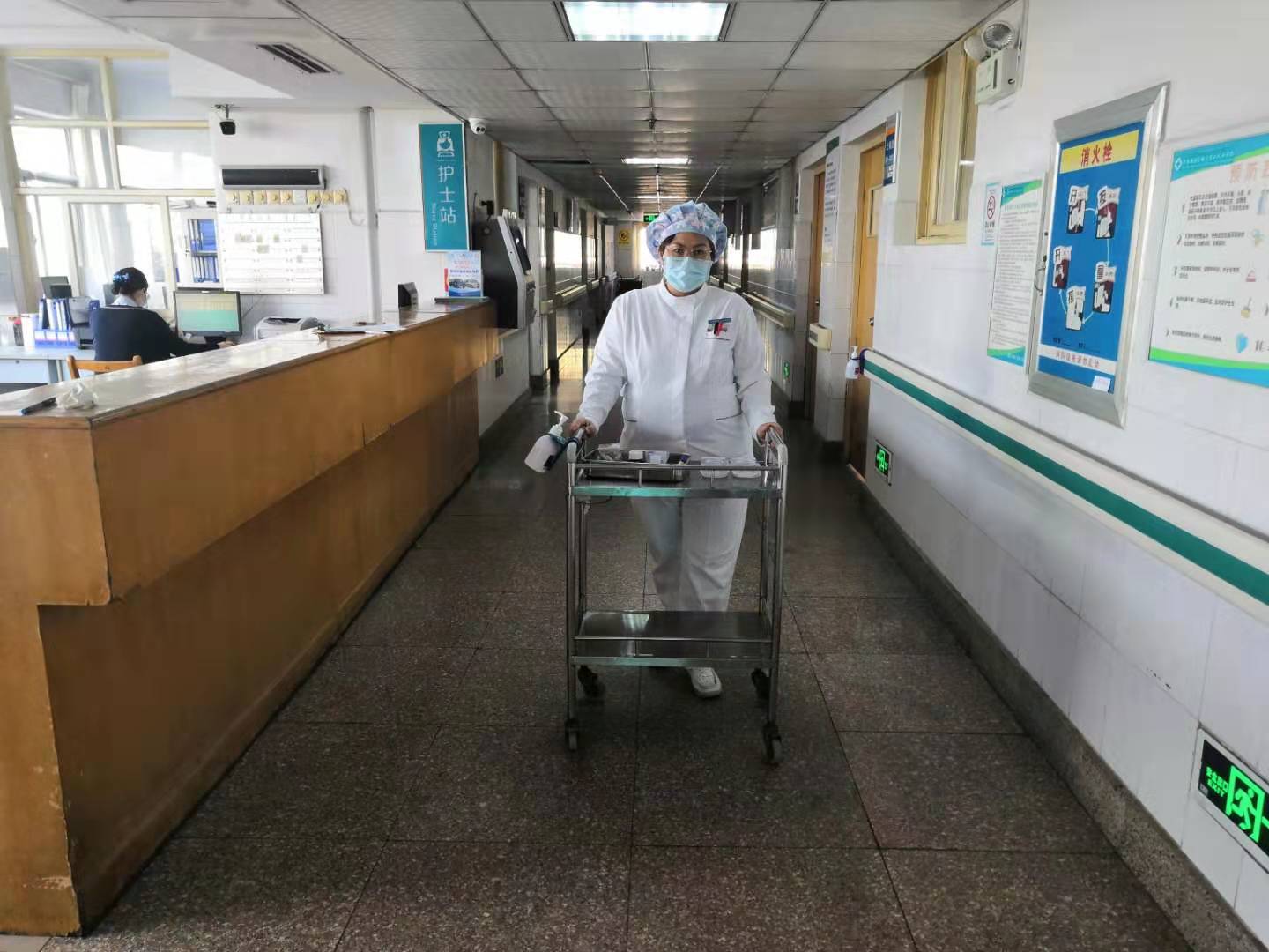 防疫期间夫妻坚守岗位,防疫夫妻档共守一线