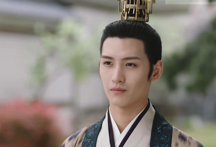 又亲又咬还“壁咚”!《花好月又圆》路子野,“先婚后爱”太上头