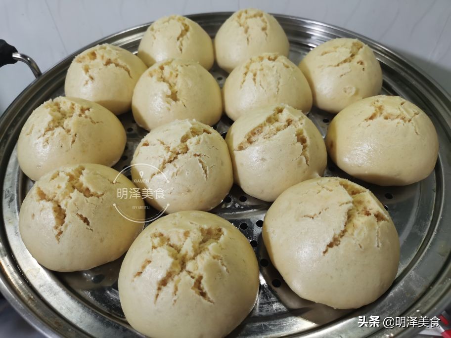 水碱馒头或开花馒头做法,怎样蒸开花大碱馒头
