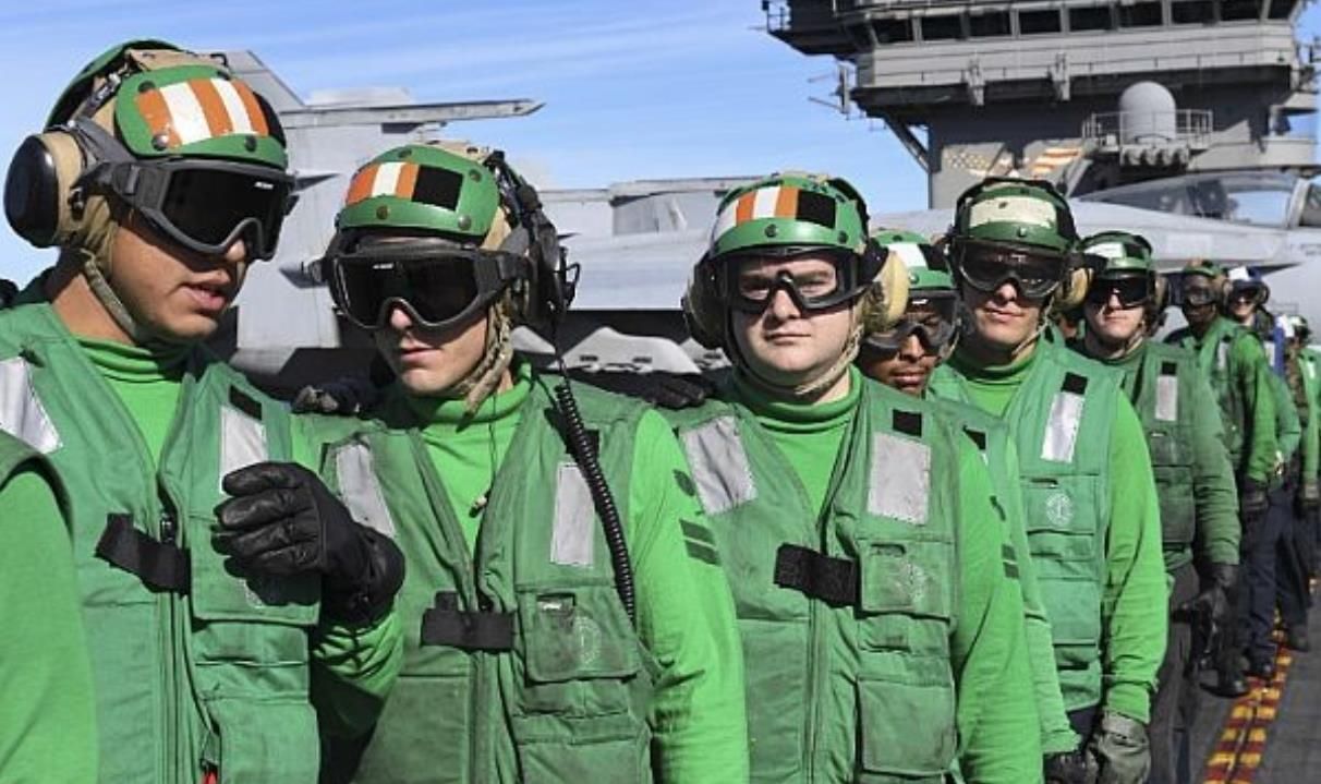 如果水兵不小心从航母甲板上掉到海里，还能救得上来吗？