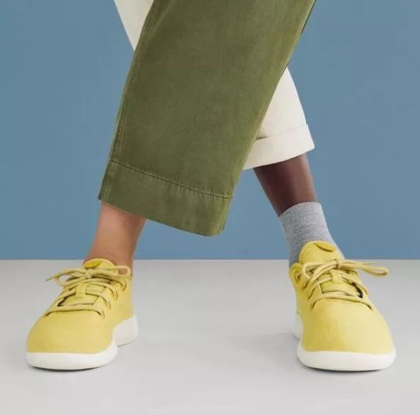 耐克阿迪比较火的鞋,耐克很火的网红鞋